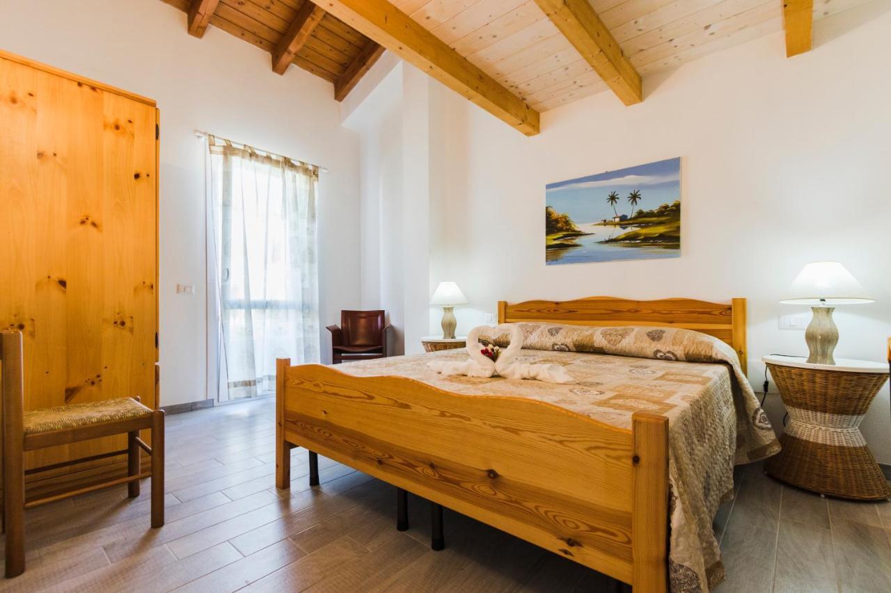 Residence Fior Di Sulcis Calasetta Exterior foto